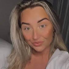 Ellen Hartley✨ (@ellencampbellxx)