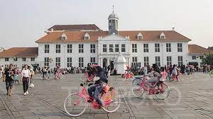 Walaupun pelestarian tersebut hanya pada sekitar kota tua, hal tersebut menjadi bagian obyek wisata yang mengundang banyak wisatawan. Jumlah Pengunjung Objek Wisata Kota Tua Capai 50 Ribu Orang Metro Tempo Co