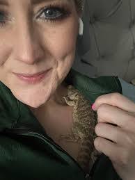 Karen Zeliff's Instagram, Twitter & Facebook