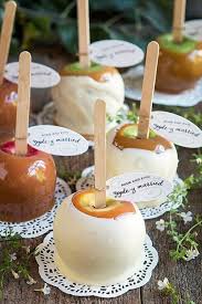 20 Amazing Winter Wedding Ideas Society19 Uk Apple Wedding Favors Wedding Favors Fall Apple Wedding