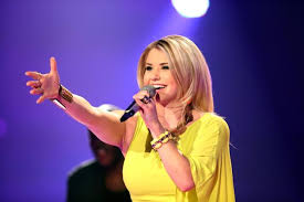 Beatrice egli (born 21 june 1988) is a swiss pop and schlager singer. Andrea Berg Besucht Beatrice Egli Bei Dsds Am 27 April 2013