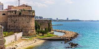 Tarento es una ciudad en puglia, en italia. Taranto Italy Is Selling 1 Euro Homes If Buyers Renovate Them