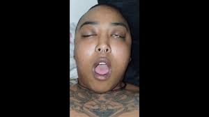 Игра в «бумага, ножницы, камень» делает меня мокрым