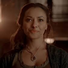 Collier The Vampire Diaries Collier Avec Pendentif Talisman Bonnie Bennett  De Vampire Bijou Inspiré Série Fantastique 4.5x2.5cm