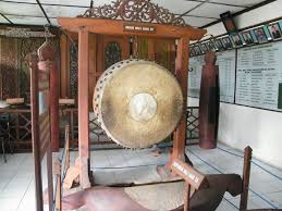 Apr 18, 2013 · pengasas odisi tradisional dan maribi manipuri juga berasal dari kuil. Gendang Tradisional Alat Perkusi