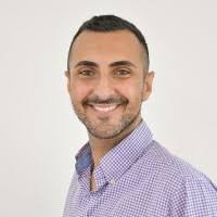 200+ profilů „Farag“