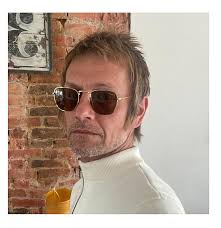 🤍 In memoriam: Ian Holmes 🤍 Met groot verdriet hebben we afscheid moeten  nemen van Ian, een onmisbare kracht binnen onze club. Ian was het stralende  middelpunt in onze kantine, waar zijn