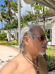 Robert Llorente's Instagram, Twitter & Facebook