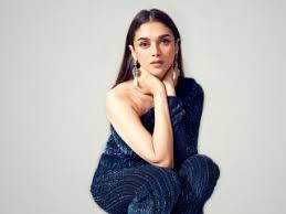 Aditi Rao Hydari Hd Wallpapers 4k Backgrounds Wallpapers Den Aditi rao hydari (born 28 october 1986) is an indian actress and singer who works in hindi and tamil films. aditi rao hydari hd wallpapers 4k
