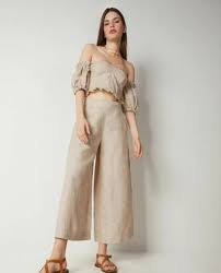 Moda, sfumature di nude, come essere chic con il colore che trionfa nelle  passerelle