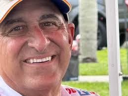 Bobby Sheldon's Instagram, Twitter & Facebook