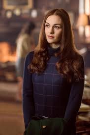 Sophie Skelton As Brianna Randall Fraser Outlander Jamie Outlander Costumes Outlander Claire