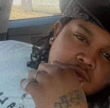 Kerry Wright's Instagram, Twitter & Facebook