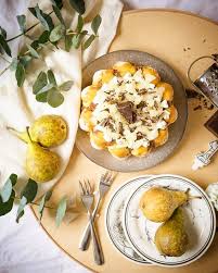Chocolat A Ce Qui Parat Aujourdhui Cest La Journe Mondiale Du Chocolat Et Vu Les Tempratures Du Jour Je Crois Quon Va Pouvoir En M Food Camembert Cheese Cheese