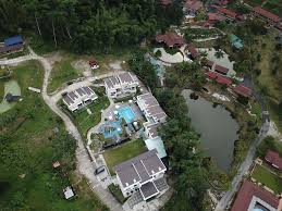 Bamboo used to build the complex is imported from indonesia and has been treated to withstand insect and fungal attacks. Dedaun Langat Resort Hulu Langat Selangor Gokelah