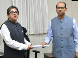 Paran bandyopadhyay age 80 years (as in 2020). Dlemmyotw Z5tm