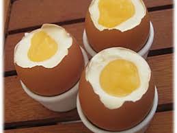 Recette Dessert Oeufs A La Coque Au Chocolat Blanc Et Citron Lemon Curd Pour Paques Par Deliceslatins Oeuf A La Coque Recette Chocolat Chocolat Blanc