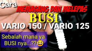 Letak busi pada beat karbu : Cara Melepas Dan Memasang Busi Honda Vario 150 Dan Vario 125 Youtube