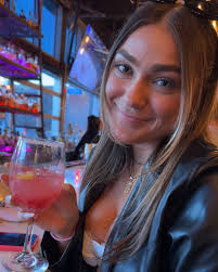 Della Rose (@della_dorgan) • Instagram photos and videos