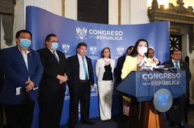 Los jubilados/jubiladas y pensionados/pensionadas cobran un bono extraordinario de $3.000 para alivianar la situación compleja que se vive durante la cuarentena. Iniciativas De Ley Buscan Bono Para Jubilados Del Estado Y Prestamos Con Cero Intereses Liberal Gt
