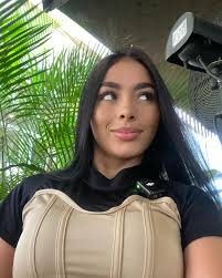 Alejandra Palacio's Instagram, Twitter & Facebook