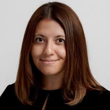 Congratulations to Apparel, Merchandising, and Design alumna, Sarah Solnet!  🤩 The Fashion Scholarship Fund recently announced that Sarah was selected  as the winner of a $10,000 grant from the FSF…