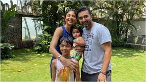 Jun 08, 2021 · shilpa shetty was barely 17 when she made her first screen appearance in bollywood with shah rukh khan's thriller baazigar in 1993. Shilpa Shetty S One Year Old Daughter Samisha Son Viaan And Husband Raj Test Covid 19 Positive Celebrities News India Tv