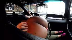 Black street prostitute sucking and fucking in car - порно видео