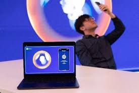 低頭族”救星！ HKIIT團隊研AI“神器”監測用手機時的頸椎姿勢