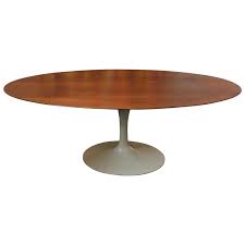 Oval 72 Eero Saarinen Walnut Pedestal Tulip Dining Table Knoll See More Antique And Modern Oval Kitchen Table Oval Table Dining Vintage Dining Room Table