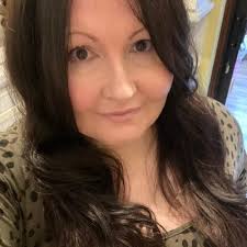 Melanie Lea (@catsuitgirl75)