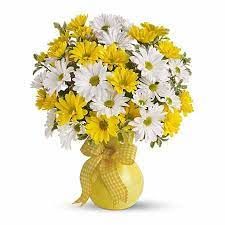 White and yellow flowers bouquet. Yellow And White Daisy Bouquet At Send Flowers