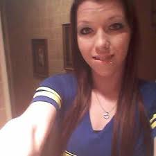 julia houska (@JuliaHouska)