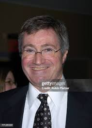 210 Glenn Britt Photos & High Res Pictures