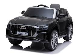 Das Aktuellste Modell Von Audi Q8 Als Kinderfahrzeug Uberzeugt Dank Sein Detailgetreues Design Das Kind Kann Selbst Mit Lenkrad Bzw G In 2020 Audi Fahrzeuge Elektro