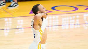 Warriors star couldn't help but smile after hitting the clutch three to take down jazz. 8 U8 N Hacnsm