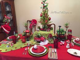 Who Loves The Grinch Grinch Christmas Decorations Christmas Tablescapes Christmas Kitchen