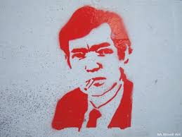 La sua scrittura è caratterizzata da una forte componente fantastica e a tratti. Julio Cortazar Stencils Ba Street Art