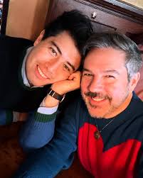 You know, friends, it's very hard to keep my mouth shut ... especially when  there's something so incredibly exciting I have to SHARE! Guillermo and I  are SOOO excited to finally share