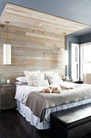 Bett mechanismus wand enthält verschiedene funktionen, die besonders für kinder attraktiv sind und sie für die schlafenszeit begeistern sollen. Hinter Bett Wand Dekor Dekoration Ideen Rustic Master Bedroom Small Master Bedroom Wood Walls Bedroom