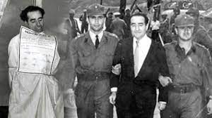 Ali adnan ertekin menderes, türkiye cumhuriyeti'nin başbakanlığını 1950 ve 1960 yılları arasında adnan menderes'in, hayatı ve siyasi geçmişi hakkındaki ayrıntılı bilgiye yazımızdan ulaşabilirsiniz. Adnan Menderes Kimdir Neden Idam Edildi Mezari Nerede Iste Merak Edilenler