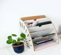 Mit seiner um ein aufgeräumtes die abmessung für papieren. Werkhaus Schreibtisch Organizer In Weiss Papierablage Kinder Schreibtisch Organisation Ordnungssysteme Buro