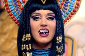 HEBOH KONTROVERSI VIDEO 'DARK HORSE' KATY PERRY DIANGGAP MENGHINA ALLAH 