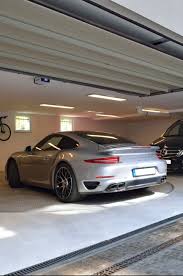 Lastiges Rangieren Eine Drehschreibe Erleichert Die Ein Und Ausfahrt Garage Ideen Fahrzeuge Garage