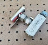 KF INDUSTRIES NEEDLE VALVE N14-12HT 1/2" 690 BAR 10000 PSI