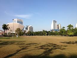 Kediaman di shah alam mempunyai campuran rumah landed dan strata mengikut kawasan. Shah Alam Wikiwand
