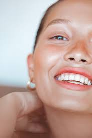 Techniques and pigments can drastically differ from person to person, you may be able to. How To Fake Sun Exposure With Bronzer Blush And Into The Gloss