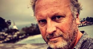 SleuthSayers: A Tiny Little Foot