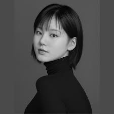 𝒀𝒐𝒖 𝒅𝒆𝒇𝒊𝒏𝒆 𝒃𝒆𝒂𝒖𝒕𝒚 𝒚𝒐𝒖𝒓𝒔𝒆𝒍𝒇🤍 . . . #blackandwhite  #snow #profile #AI #girlpower #defineyourself