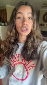 Karla Holcomb's Instagram, Twitter & Facebook